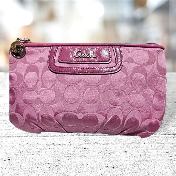 COACH ASHLEY Signature Wristlet/Clutch Lavendar - Picture 3 of 9